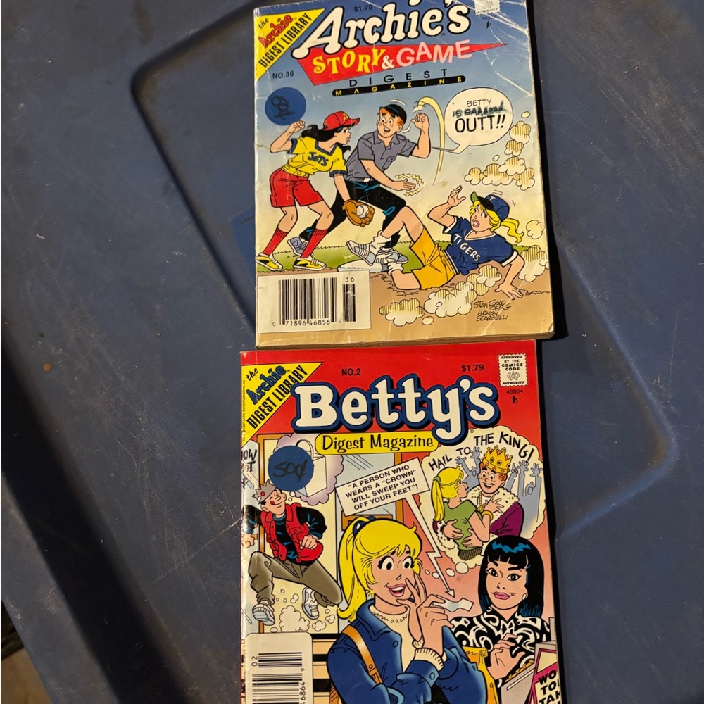Archie & Betty Vintage Comic Digest Set - Red, Blue Covers